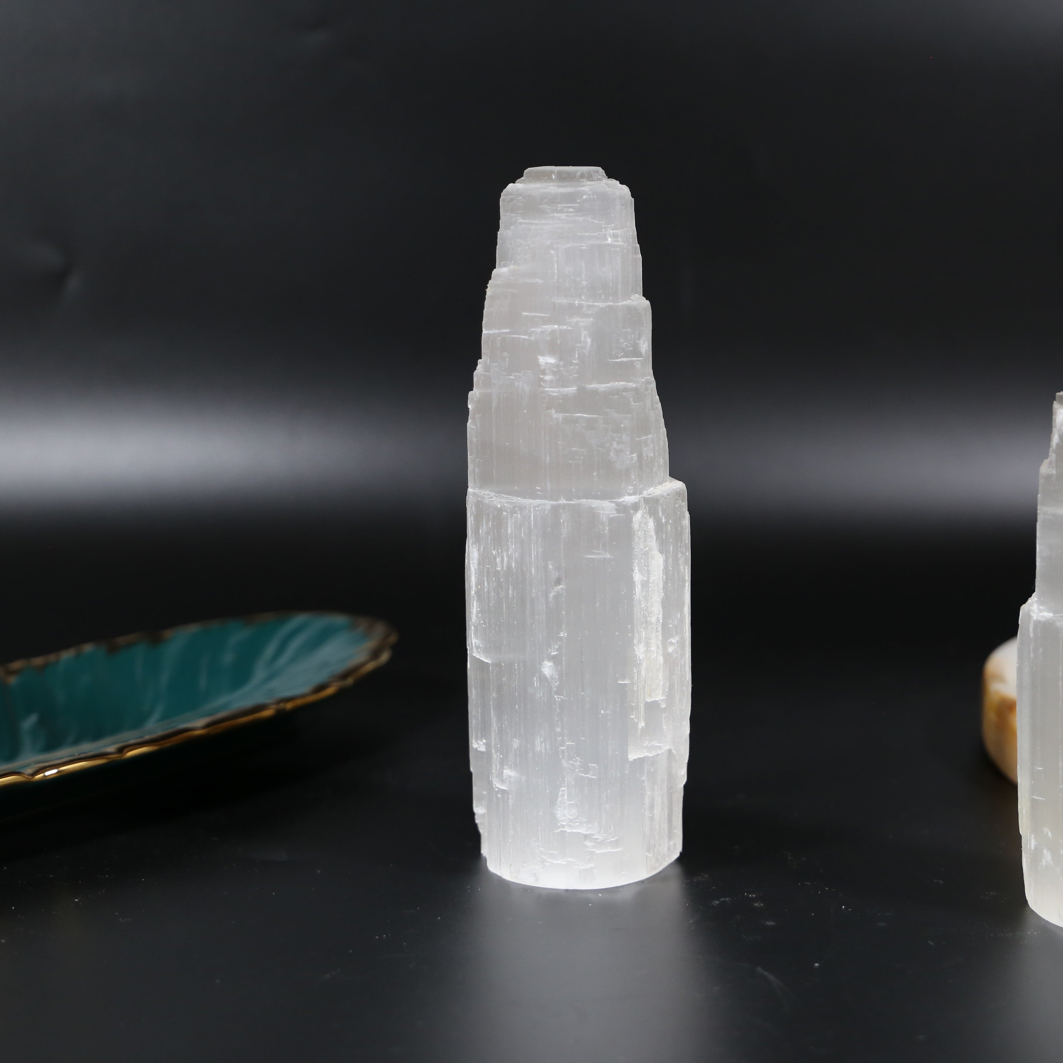 Natürliche Turmlampe aus Selenit