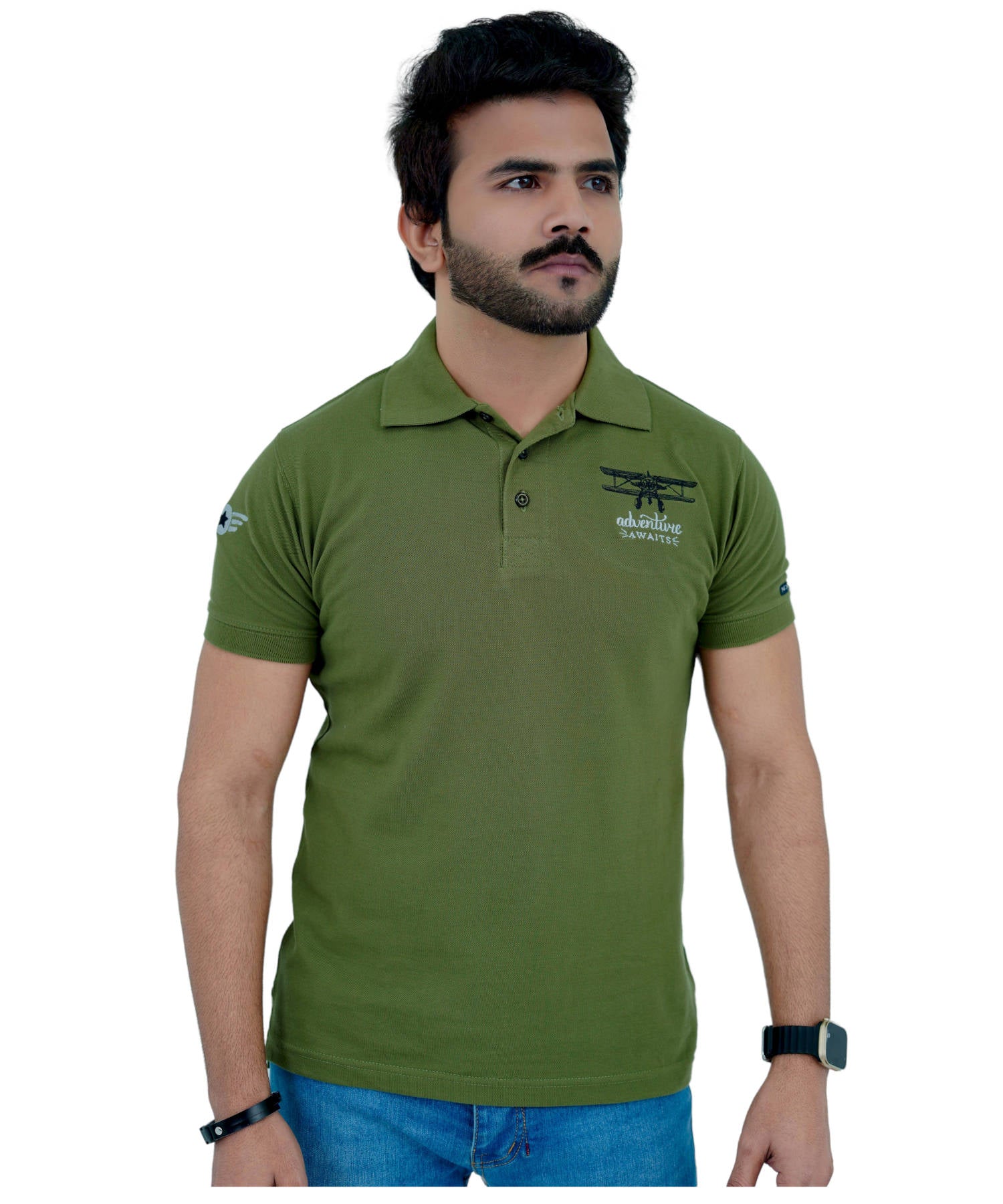 Herren Poloshirt Pique 100% Baumwolle Slim Fit Kurzarm Stickerei Armeegrün Adventure Awaits